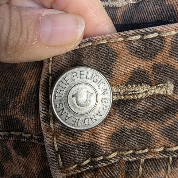True Religion Bobbi Big T Baggy Leopard Print Cargo Pants - Picture 3 of 15